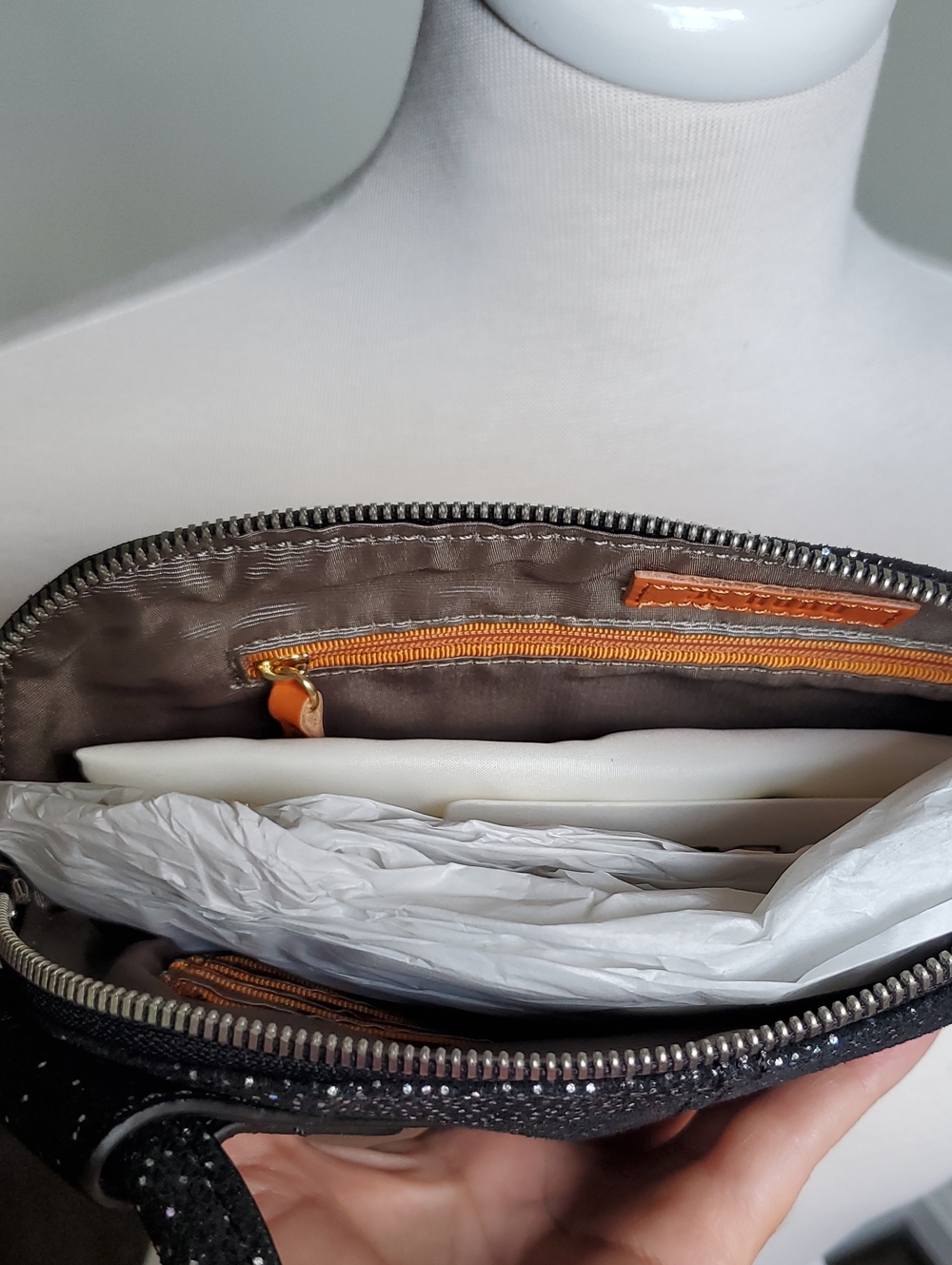 NWT Hobo "Sable" Leather Wristlet in Black/Silver - Picture 8 of 11